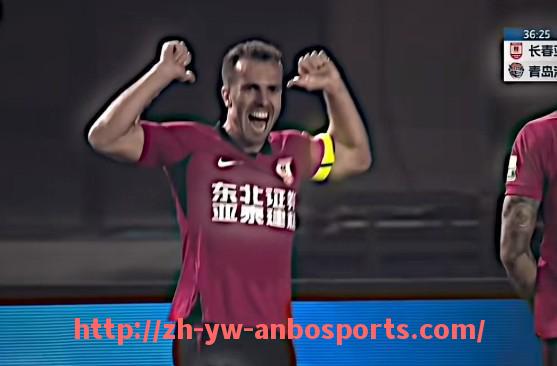 安博体育官网-世俱杯俱乐部主教练年龄对比及其执教风格分析